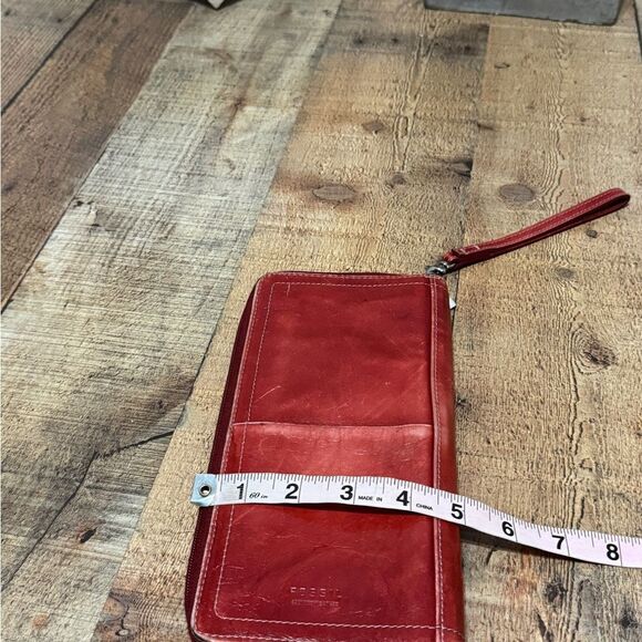 Fossil Travel Wallet red leather Zippered wristlet strap - Picture 10 of 12
